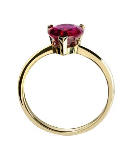 Кольцо из желтого золота с рубином "Сердце"